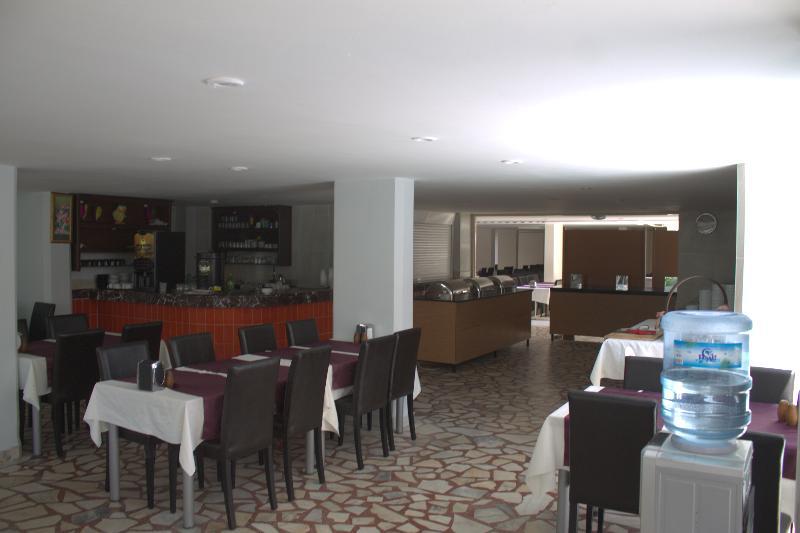 אלאניה Rosella Hotel מראה חיצוני תמונה