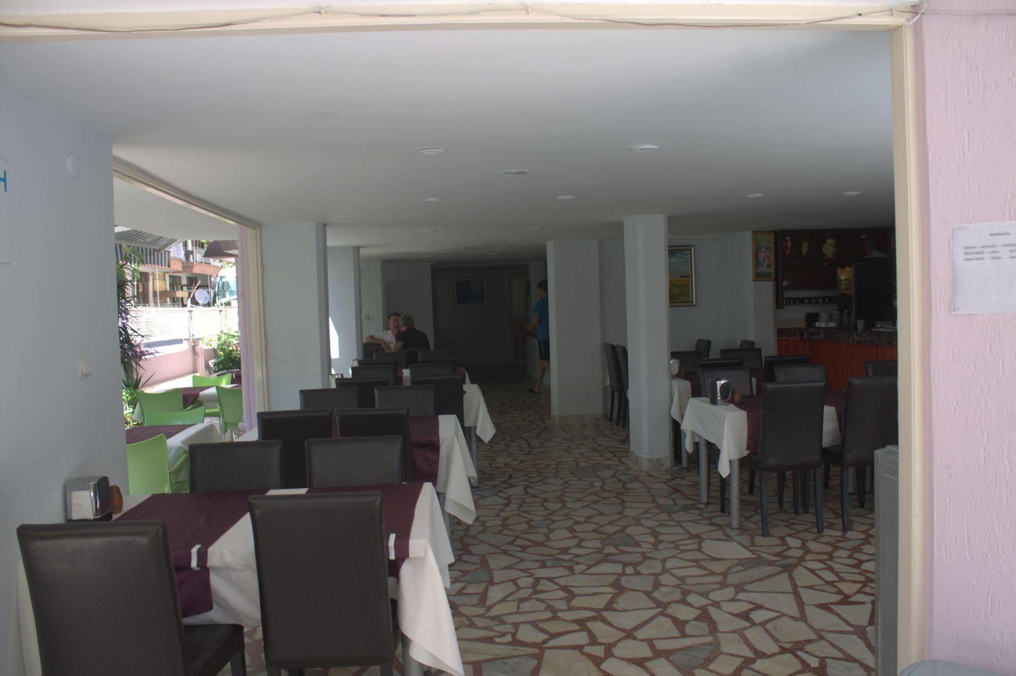 אלאניה Rosella Hotel מראה חיצוני תמונה
