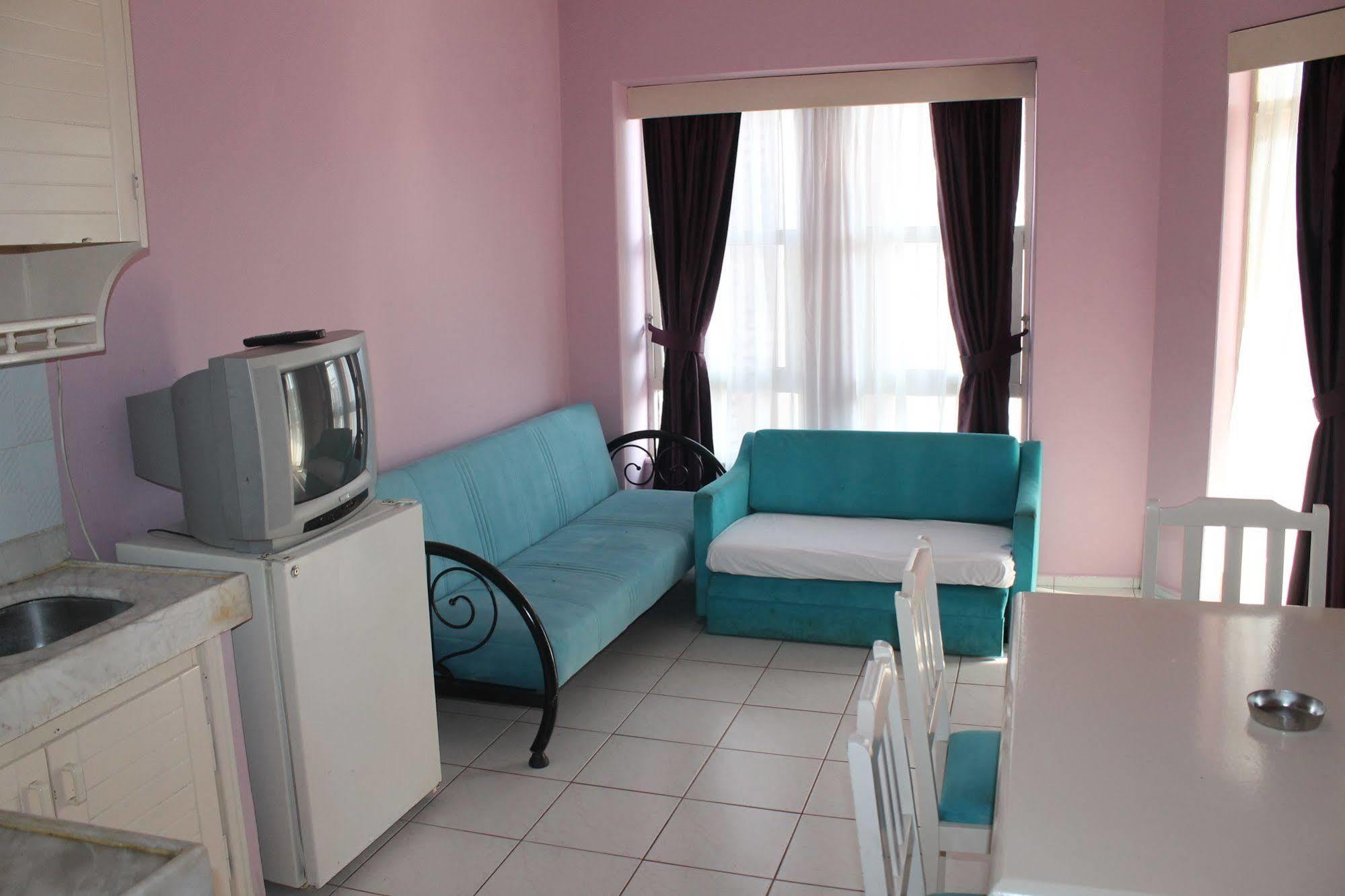 אלאניה Rosella Hotel מראה חיצוני תמונה