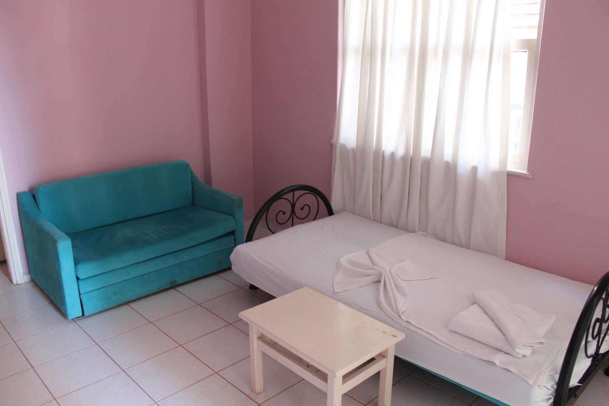 אלאניה Rosella Hotel מראה חיצוני תמונה
